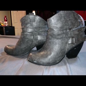 Size 10 grey heeled ankle booties
